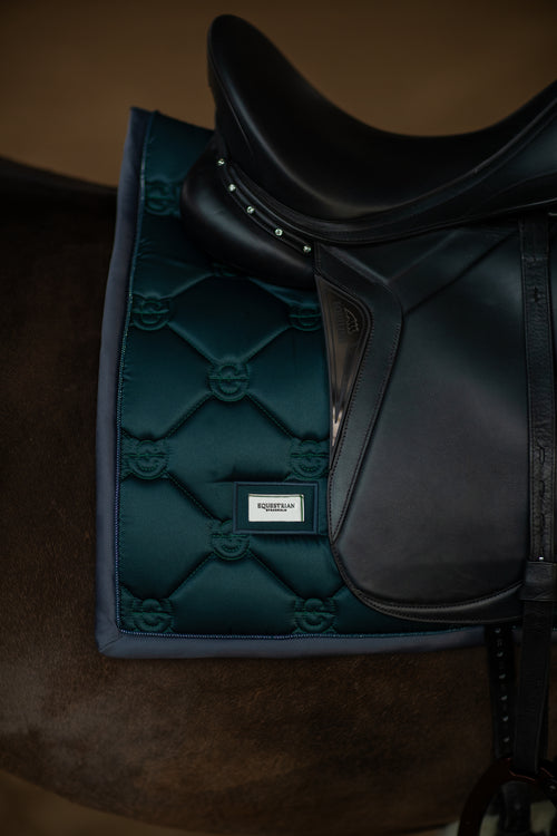 Equestrian Stockholm Dressuur Zadeldekje - Classic Dramatic Monday