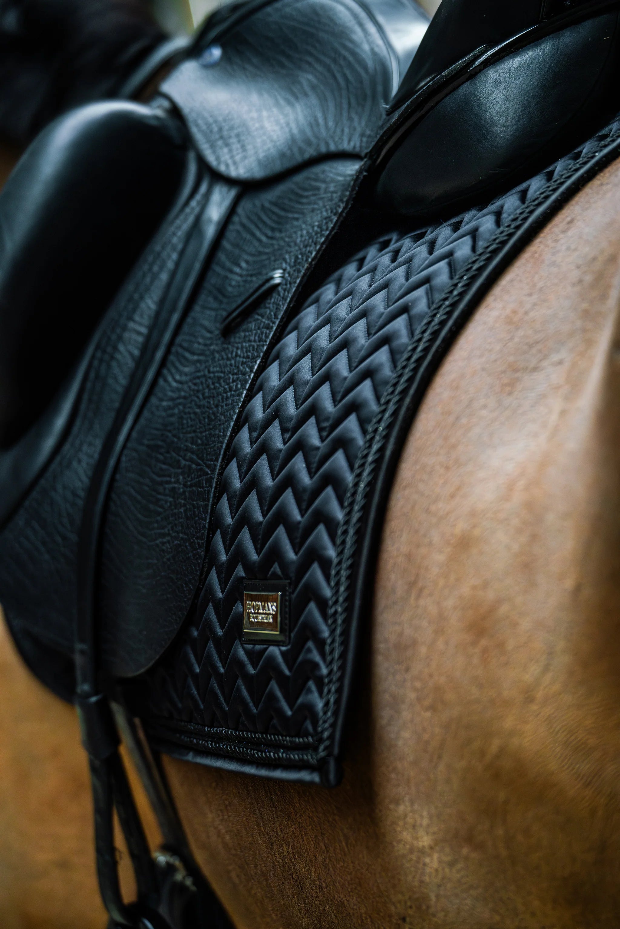 Hopmans Equestrian - Zadeldekje Zwart