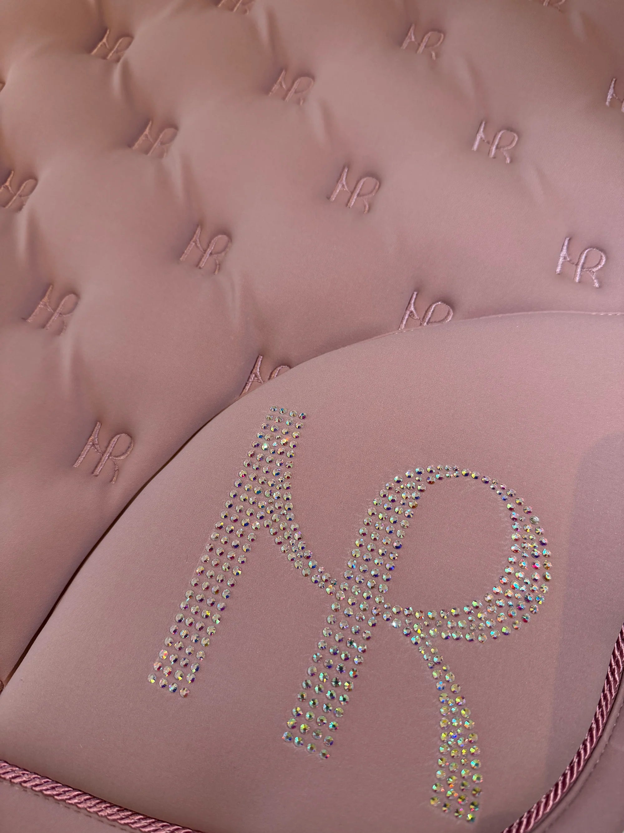 Mrs Ros Dressuur Zadeldekje - Blush Noir Pink