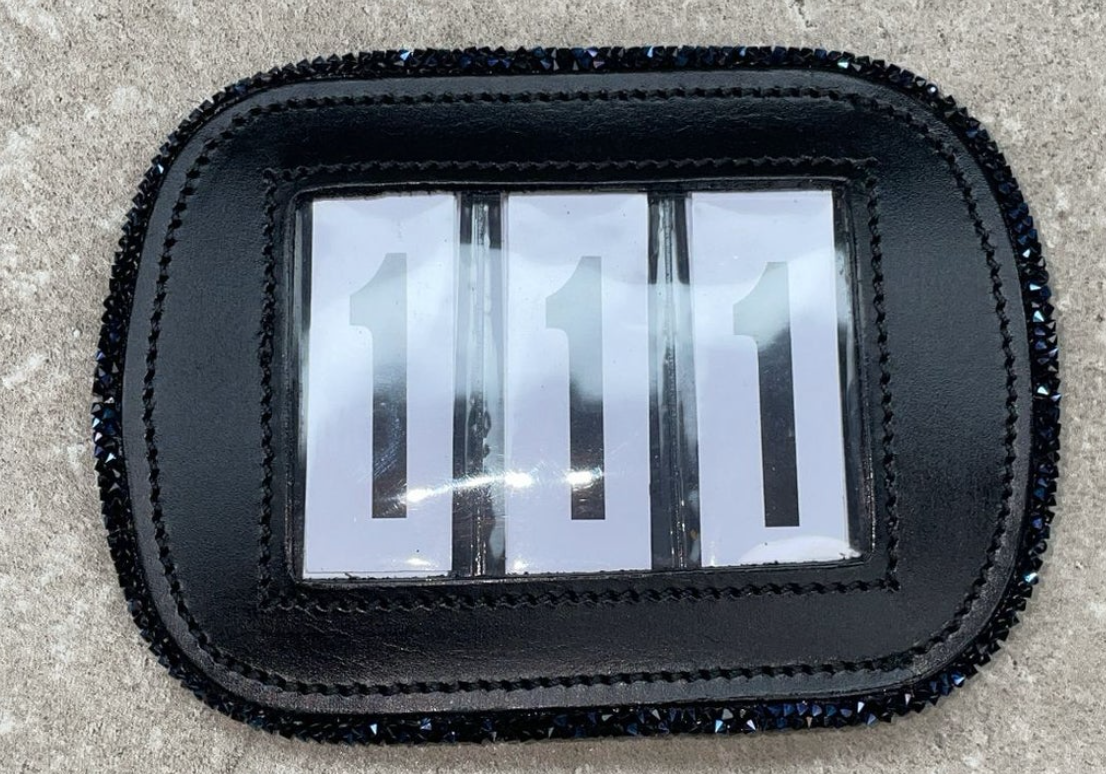 Hopmans Equestrian - Startnummer met schuifsysteem met Rocktrim