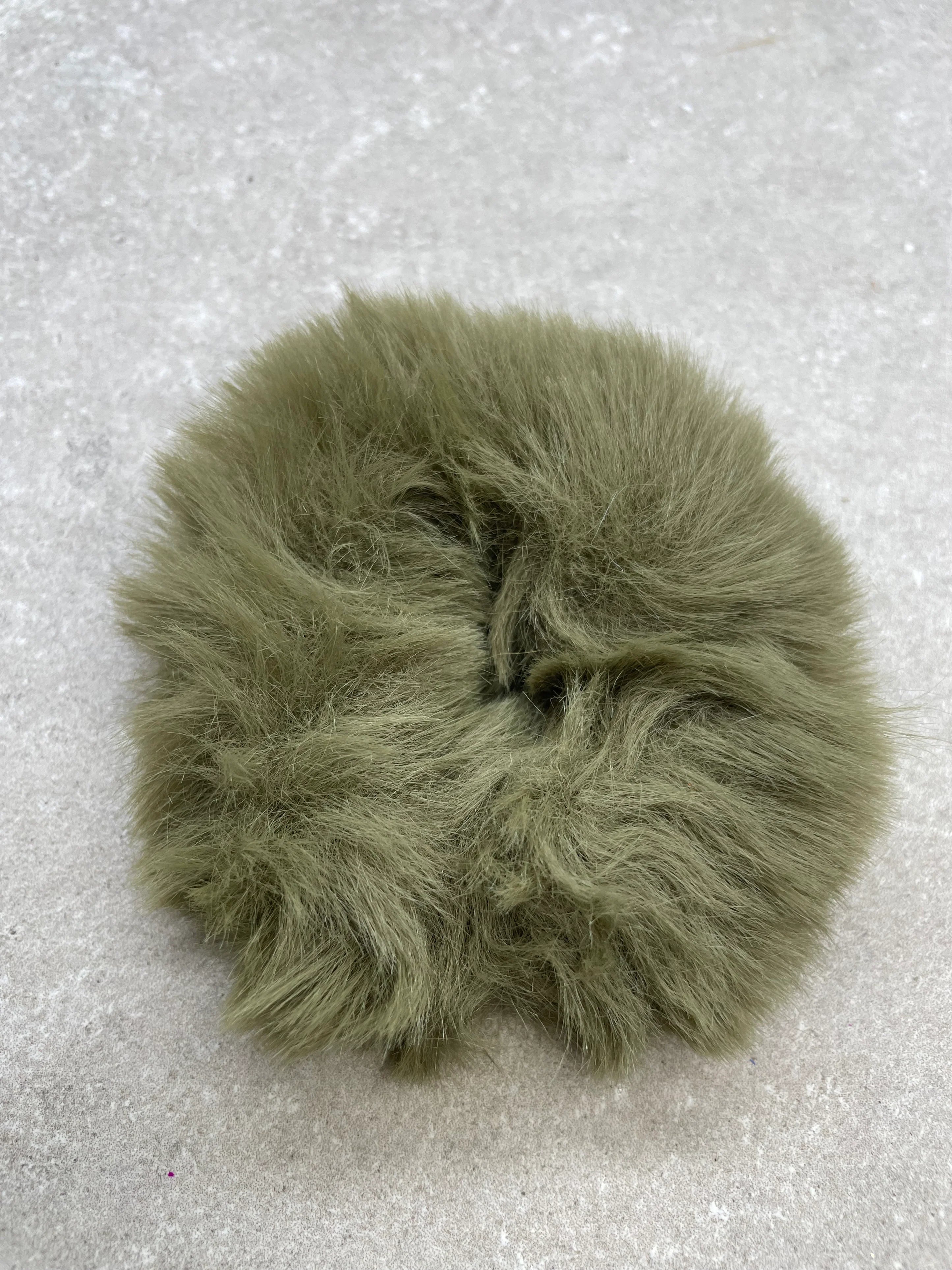 Hopmans Equestrian - Knotband Fluffy Olijfgroen