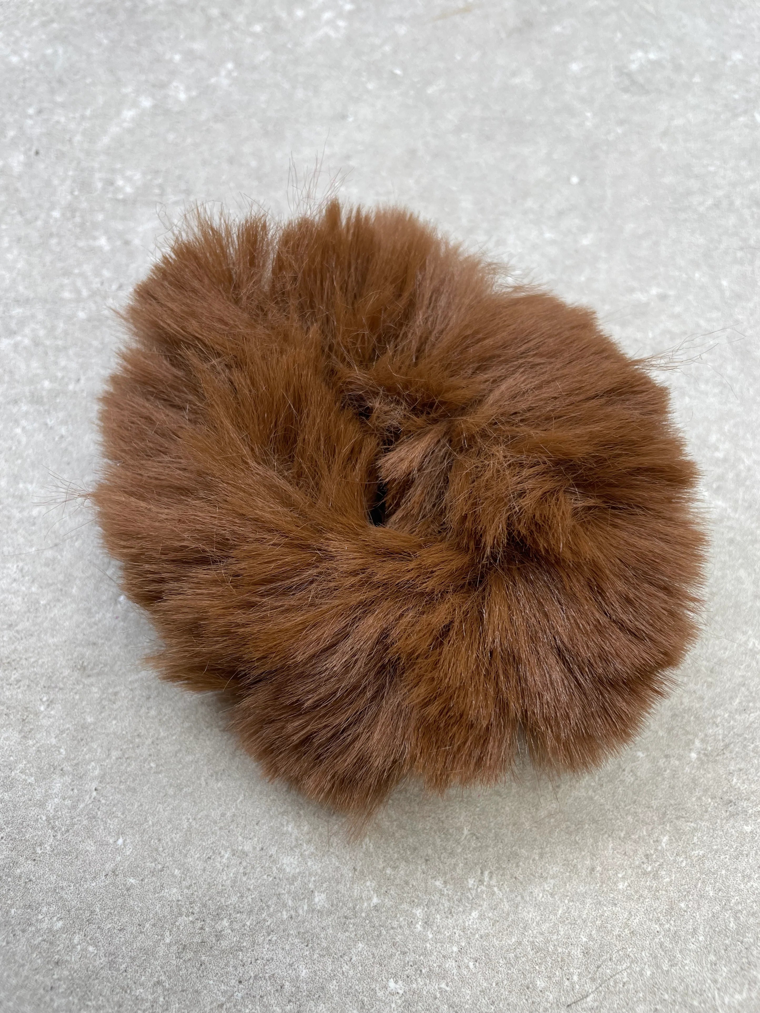 Hopmans Equestrian - Knotband Fluffy Donkerbruin